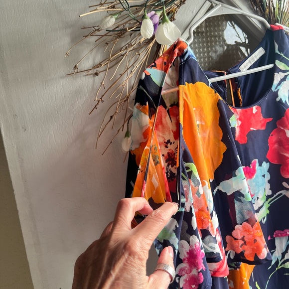 Signature Collection floral dress - Picture 5 of 15